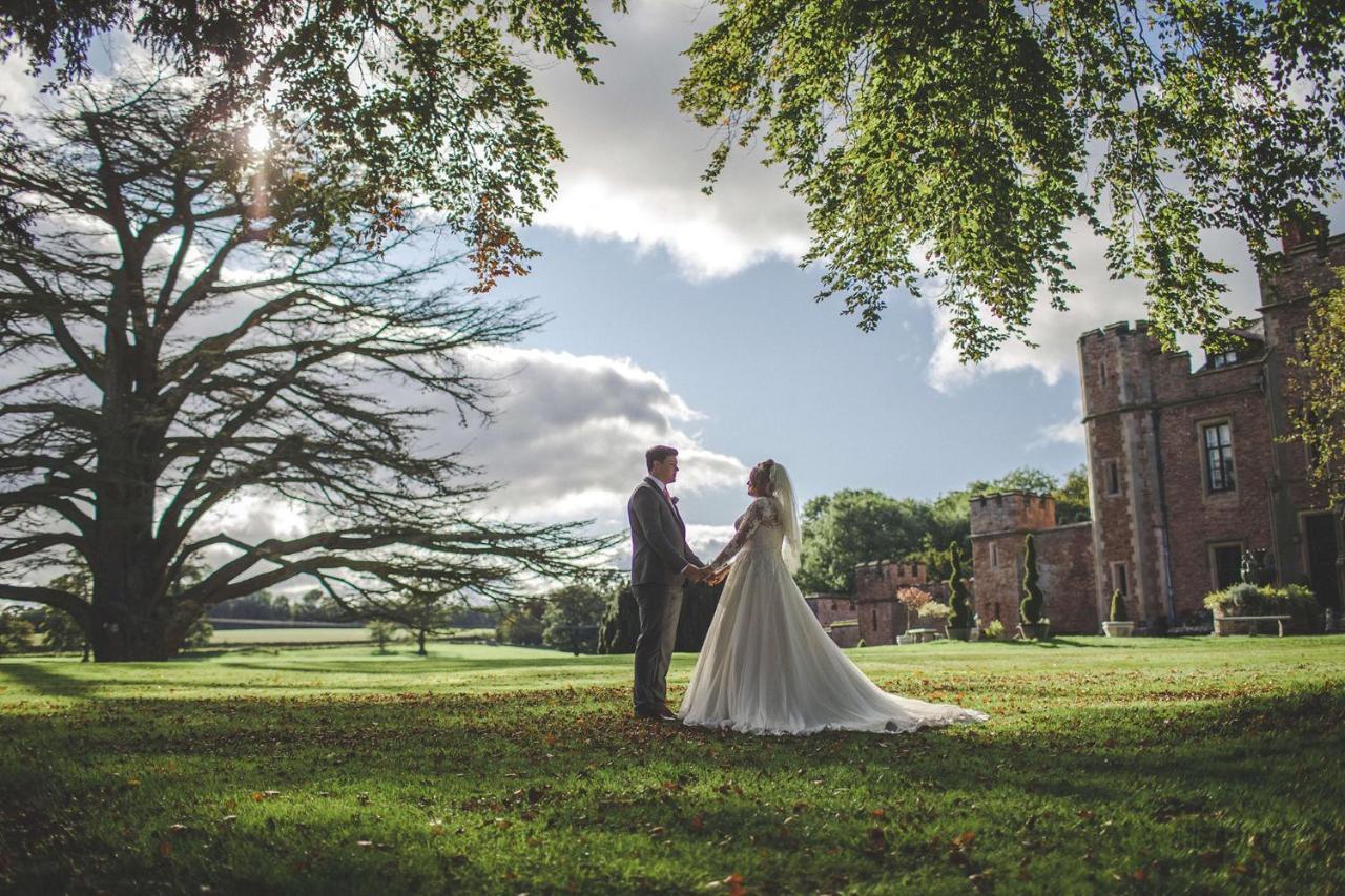 Rowton Castle Hotel Cardeston ภายนอก รูปภาพ