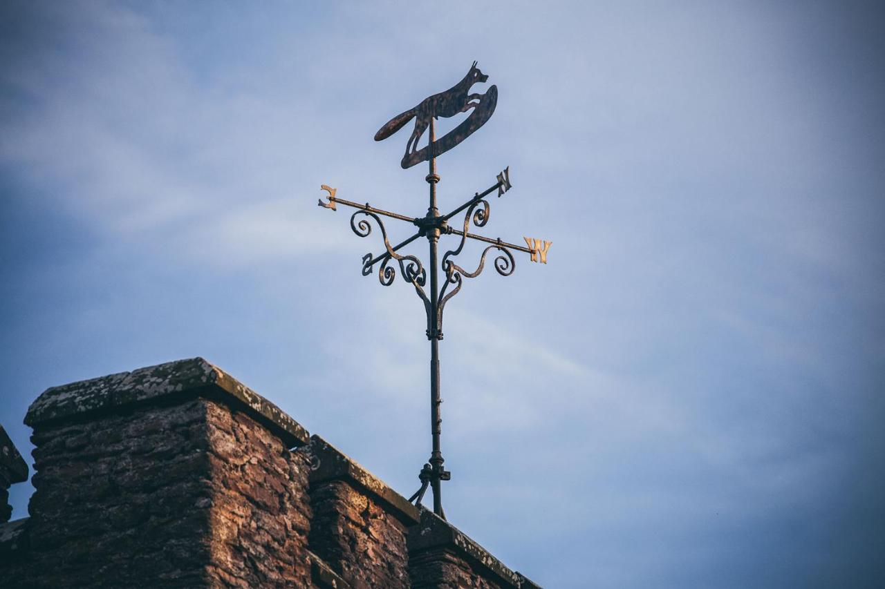 Rowton Castle Hotel Cardeston ภายนอก รูปภาพ